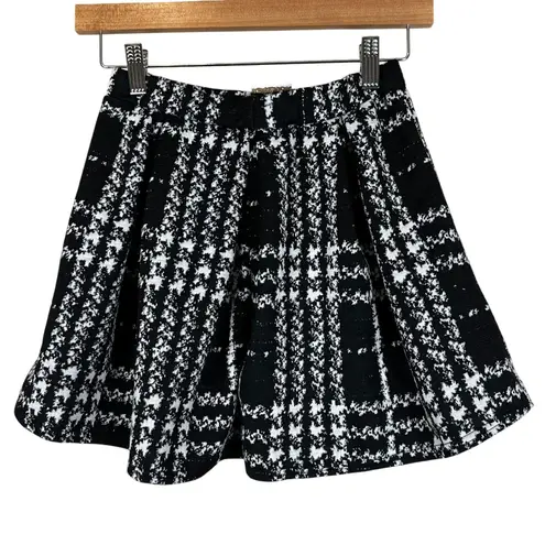 Boohoo NWT  Mini A-Line Skirt Womens 2 Black White Check Box Pleat Skater Twee - Image 4