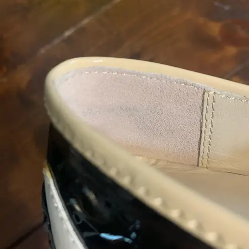 Elie Tahari Patent Leather Loafers Black White size 5