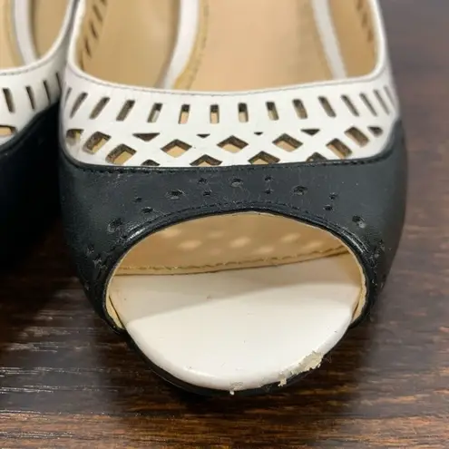 Ivanka Trump Candice Black and White Peep Toe 3.5" Pump Size 8