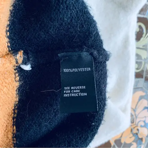 LOVE AT FIRST FIND SWEATER Sz: M Size M