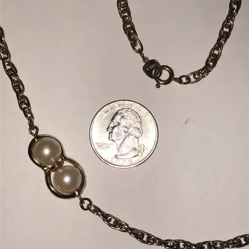 Elegant Vintage Gold Tone and Faux Pearl Classic Retro Necklace