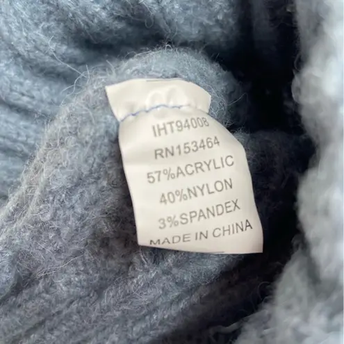 ILLUMA Women’s Blue Cuffed Cable Stitch Faux Fur Pom Pom Beanie Hat NWT