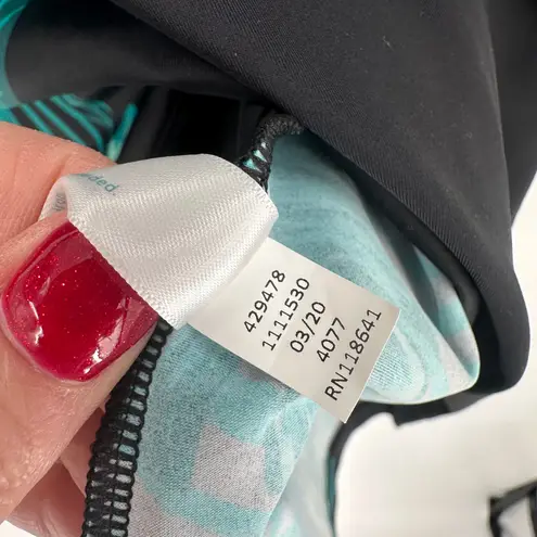 Cacique NWT Swim Black Long Sleeve Rash Guard Tropical Print UPF 50+ Size 24