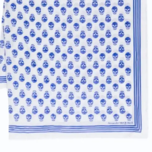 Alexander McQueen  skull print wraparound-style scarf blue and white