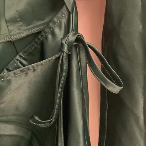 Pretty Little Thing  Green Satin Twist Blazer Dress Size 8 Event NEW