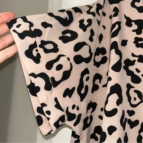 JODIFL  Light Pink Animal Print Top Women’s Medium