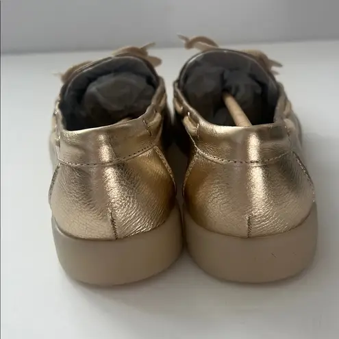 Naturalizer NWOT Women’s Keel Metallic Gold Boat Shoes — Women’s 8W ♣️