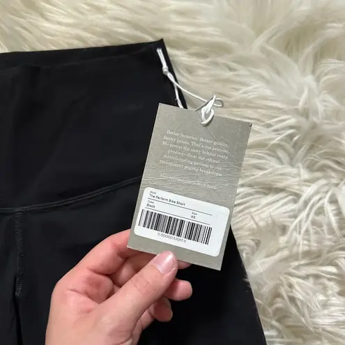 Everlane The Perform Bike Short In Black