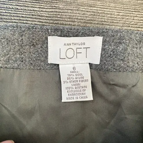 Ann Taylor LOFT Gray Wool Blend Sz 6 Floral Embroidered Skirt Academia Fall