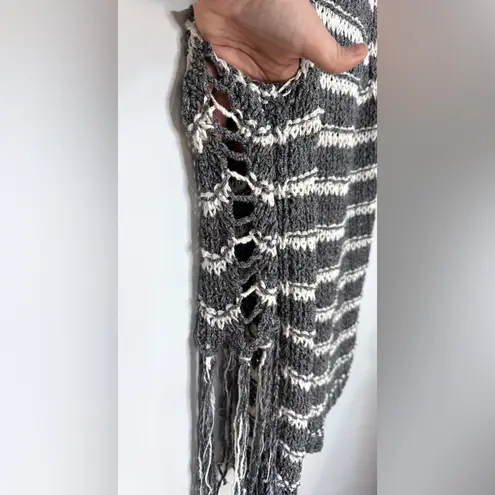 Free People  Folksong Fringe Knit Vest Tunic Sweater Charcoal/Ivory Size Small