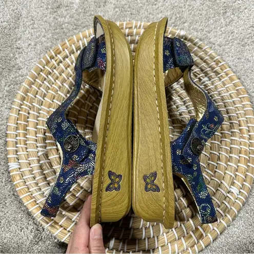 Alegria KEN-158W Kendra Birdland Mosaic Hummingbird Platform Sandals 40/US 10