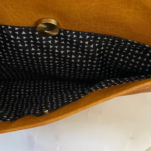 Antik Kraft NWT  Brown Round Crossbody Bag