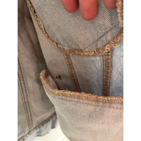 New Women’s Isabel “Mama” Light Blue Jean Jacket size Large Lots of Pockets