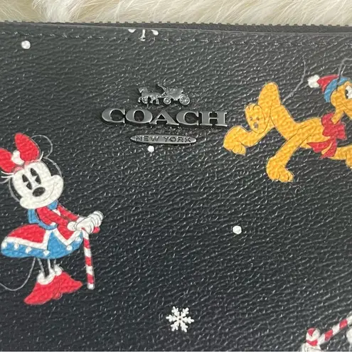 Coach Disney x  Corner Zip Holiday Print Wristlet