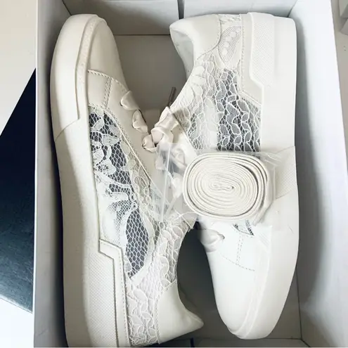 Dolce vita Harryson Ivory Ribbon Lace Up Shoes NEW WITH BOX Sneakers Size 8