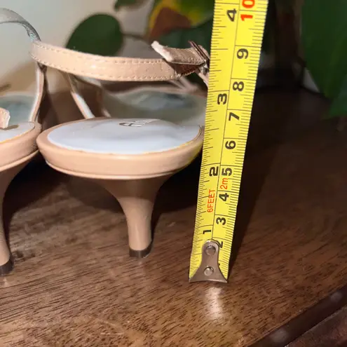 Etienne Aigner Womens 7 Leather Florad Beige Slingback Kitten Heel Pointed Toe