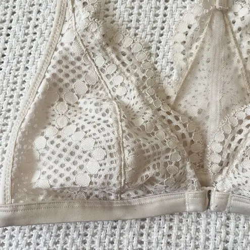 Victoria's Secret Victoria’s Secret White Lace Racerback Bralette Size Medium