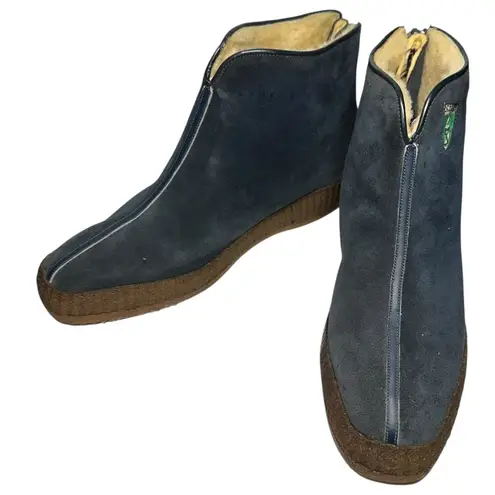 Tyrol Vintage RARE Women’s Size 7 Blue Suede Sherpa Lined Embroidered Flag Boots