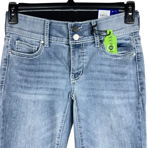 Apt. 9  SZ 4 Capris Jeans Rhinestones Cuffed Mid-Rise Stretch Smoothing Light Wash