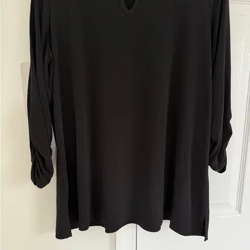 Susan Graver Women Black Liquid Knit Keyhole Blouse Size 1X Feminine Slinky