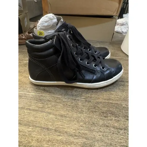 Taos Footwear Women's Union Sneaker High Top Size 6.5 Sleek, and Comfy Black