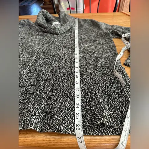 Calvin Klein  NWT black and white knit cowl neck pullover sz L, 21” P2P