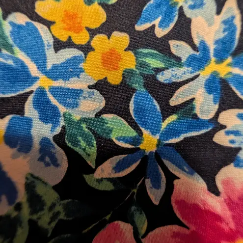 White Birch Women’s Floral Bodysuit Small Crisscross V-Neck One Piece Casual Top