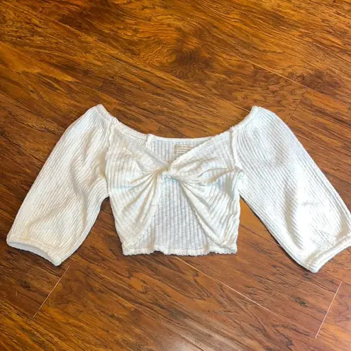 Urban Outfitters  off white cropped twist Front ribbed raw hem 1/2 sleeve top