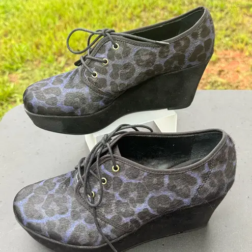 Nicole Stylish Black and Blue Laser Wedge Shoes 8M Size 8