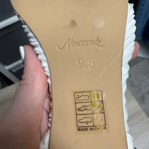 Mucccute Pleated Bow Block Heel Sandals White Size 9.5