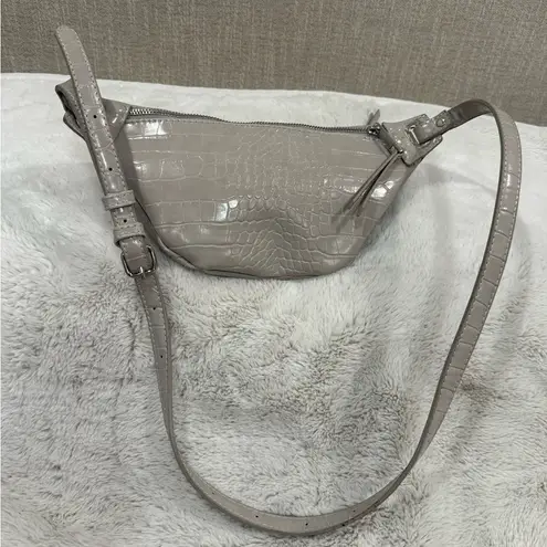 The Drop Gray Crocodile