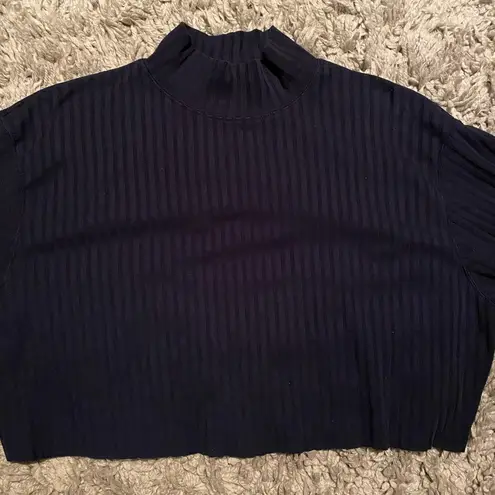 cropped mock neck long sleeve Size L