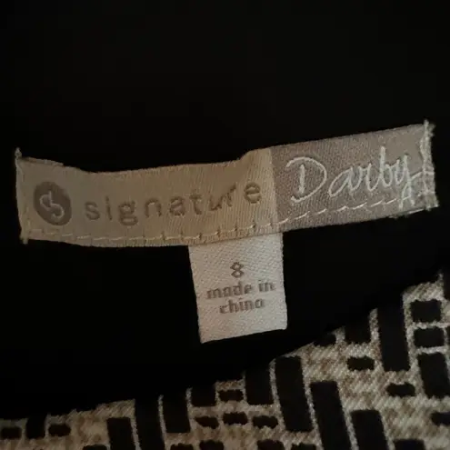 Signature Darby Women’s Size 8 Sleeveless Sheath Dress. Black/cream. Black