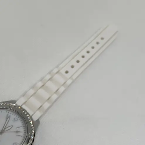 Relic women’s watch 38mm silver tone rhinestones all stainless steel running