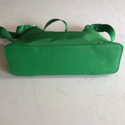 Wild Fable  cross body clutch purse.  Satin Green. Adjustable strap. Like new.