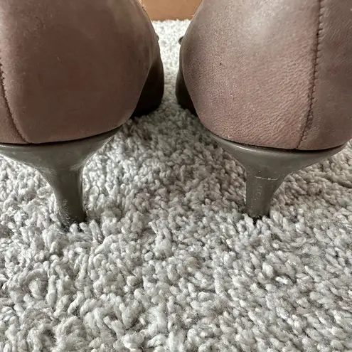 Enzo Angiolini Cute brown kitten heels with bow detail