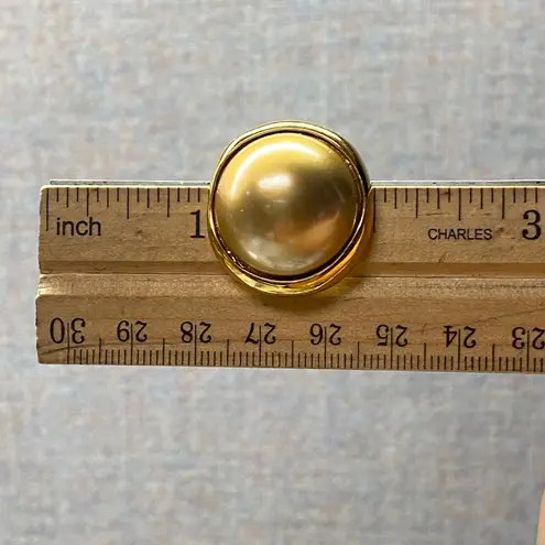 Vintage Classic Gold Tone Faux Pearl Button Clip On Earrings Style