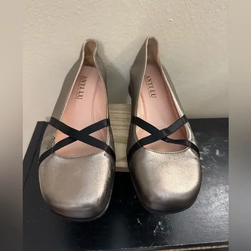 Anyi Lu Pewter Leather Criss Cross Straps Shoes EU 40 US 9