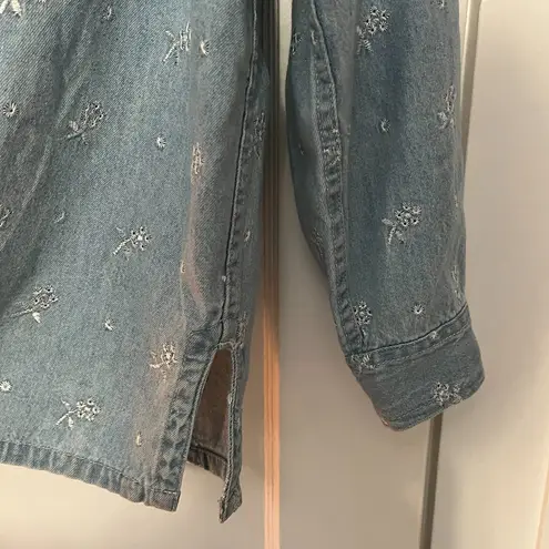 Denim & Co button up shirt, 100% cotton, micro floral embroidered size large Blue