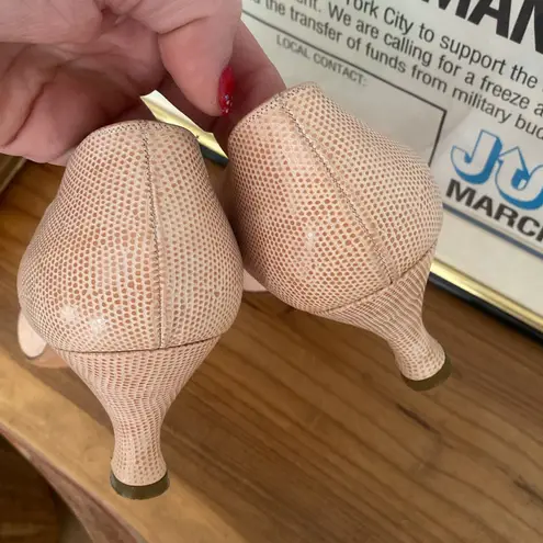 VINTAGE 80s 90s Bruno Magli Peach Pink Embossed Leather Pump Sz 10 Made in Italy