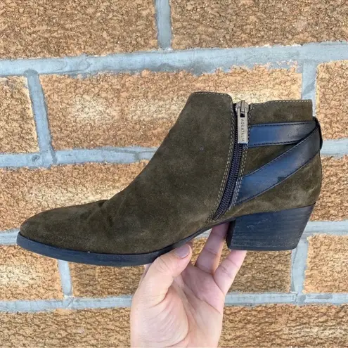 Aquatalia Farin Olive Green Buckle
Booties 8