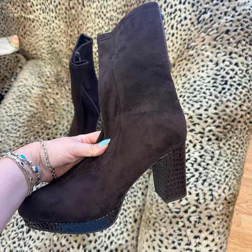 Donald Pliner Brown Zari Crepe Heeled Bootie Size 10M