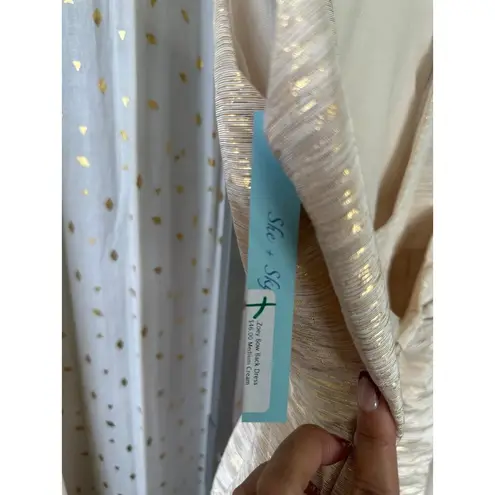 She + Sky NWT Zoey Metallic Gold Bow Back Pleated Cocktail Shift Dress M Size undefined