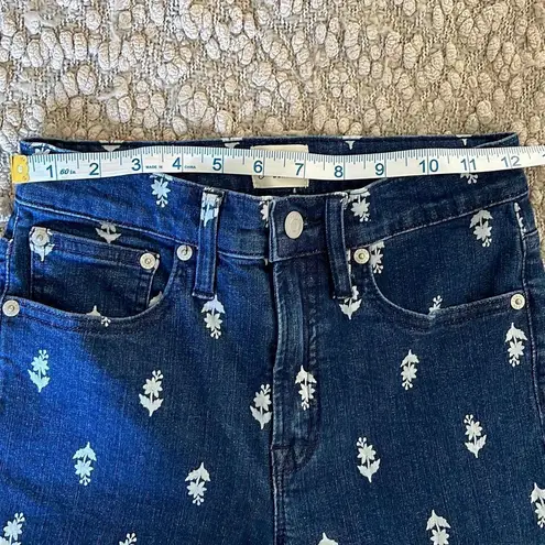 J. Crew. 9” High Rise Toothpick Jeans w/floral pattern. Size 25 Blue