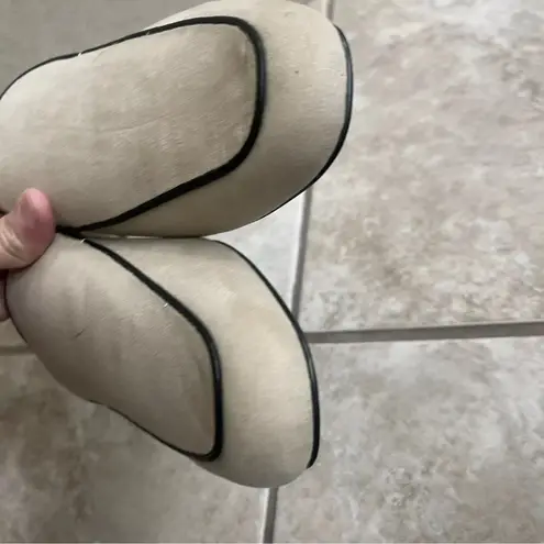 We Wore What loafer shoes taupe size 38/usa 8
Slip on beige comfort women’s