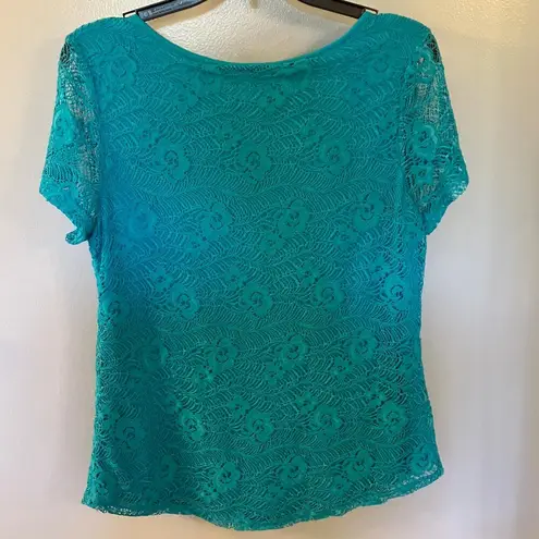 Leo & Nicole  Lined Lace Aqua Top Size Medium