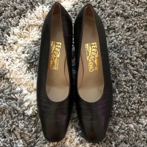 Salvatore Ferragamo Dark Bwn Alligator Leather Heel. Size 8