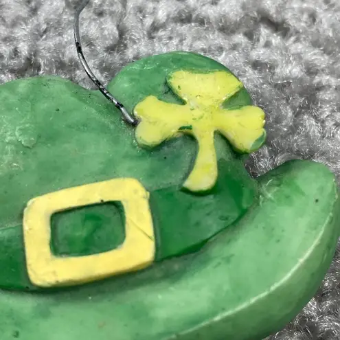 Saint Patrick Day Pin Brooch Leprechaun Hat Shamrock Irish Ireland Flag