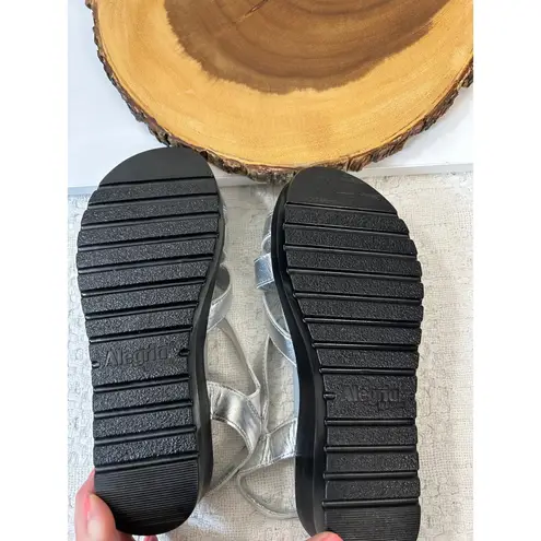 Alegria Myka Silver Flash Comfort Criss Cross Slingback Sandals Size 8