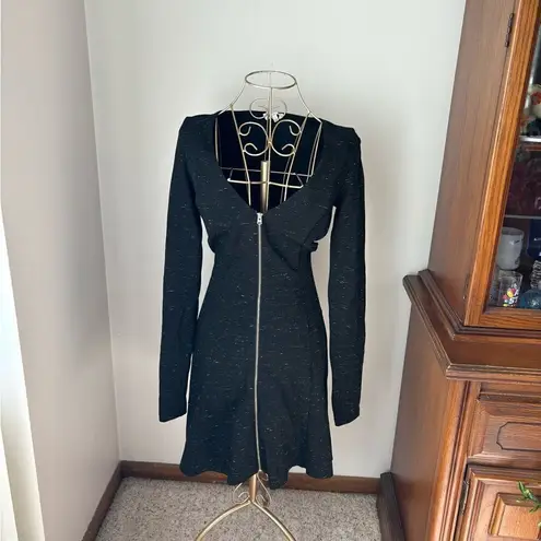 Wilfred Aritzia black and white zipper front long sleeve dress size Small